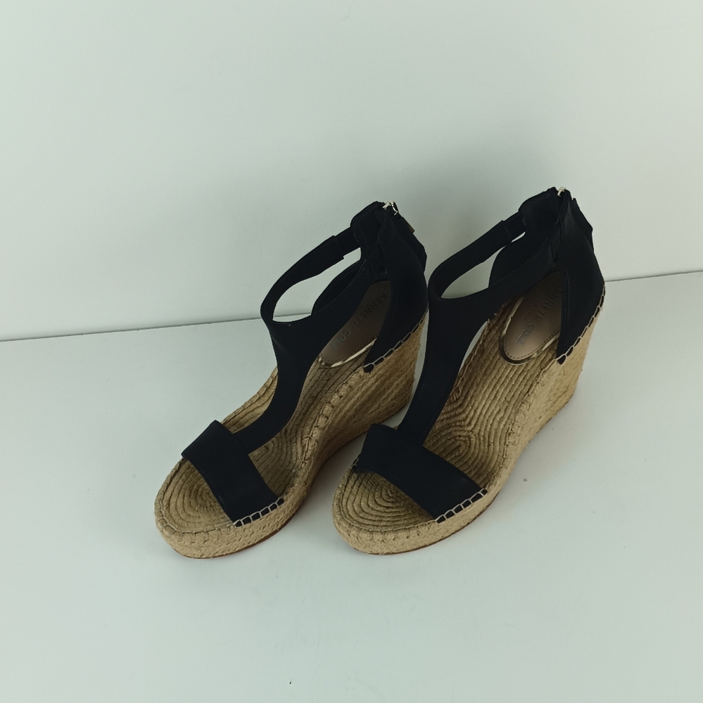 Kenneth Cole Reaction Black Wedge Sandals Size 8.5